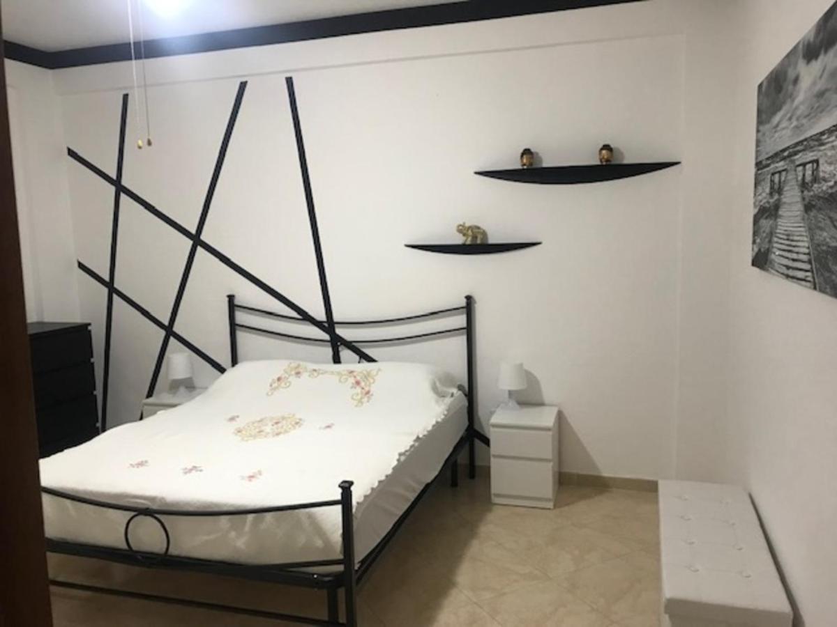 Appartamento 60 Mq A 800 Mt Dalla Spiaggia Capaci Exteriör bild